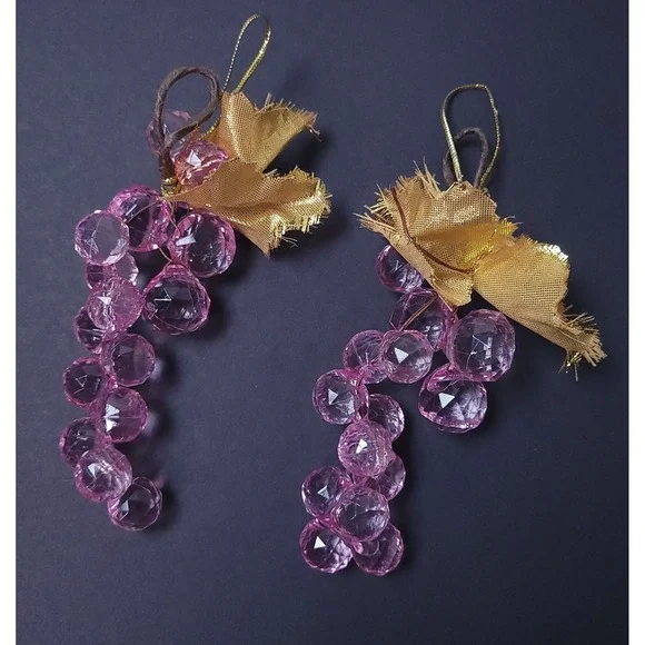 Vintage Faux Pink Acrylic Faceted Grapes Decorative Fruit Hanging Ornaments Pair