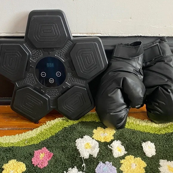 Black Bluetooth speaker boxing Pad and Gloves