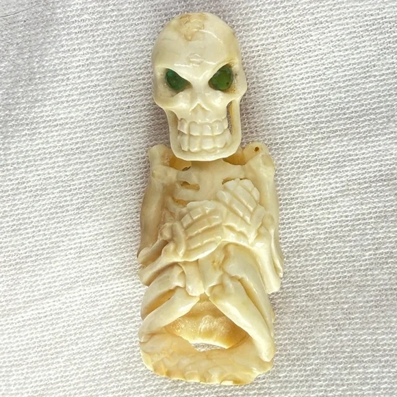 HAND CARVED Native American MOOSE ANTLER Skeleton With Emerald Eyes!