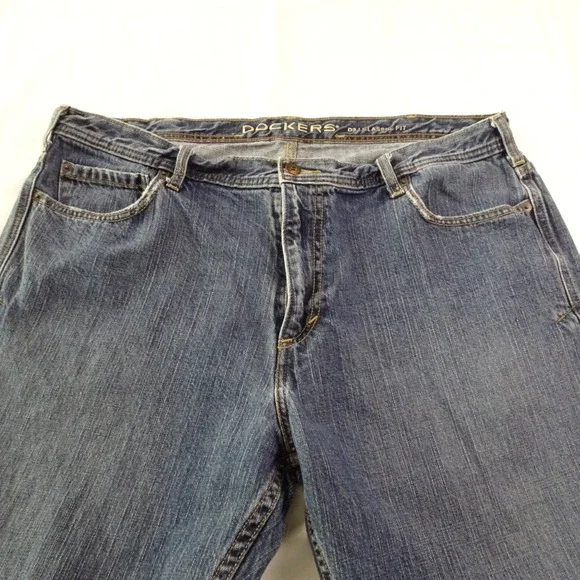 Dockers Jeans. Men's 40x32. Classic Fit Straight Leg Blue Denim Jeans