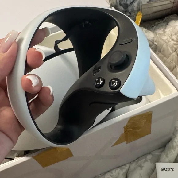 Sony VR Motion Controller - Black and White
