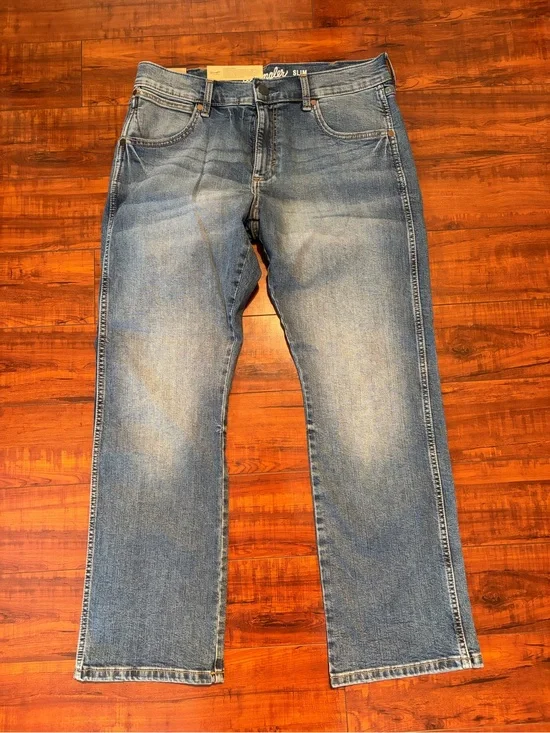 Wrangler Retro Beauford Light Wash Slim Bootcut Stretch Denim Jeans | 32x30