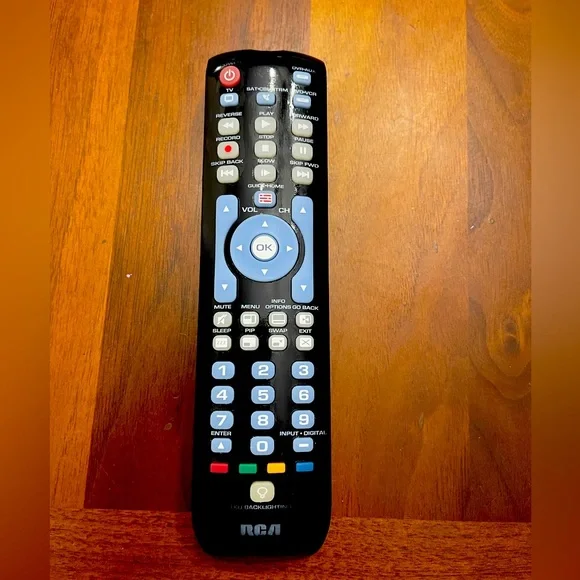 RCA RCRN04GR Universal 4 Device Remote Control with LED Backlighting TESTED