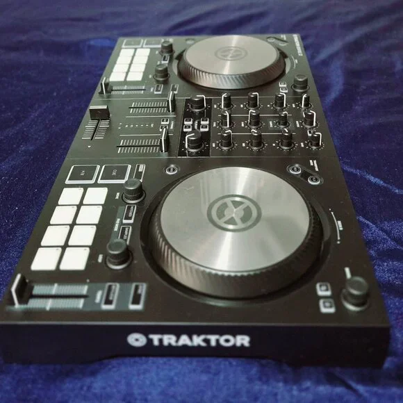 Traktor Kontrol S2 MK3 2 Channel DJ Controller