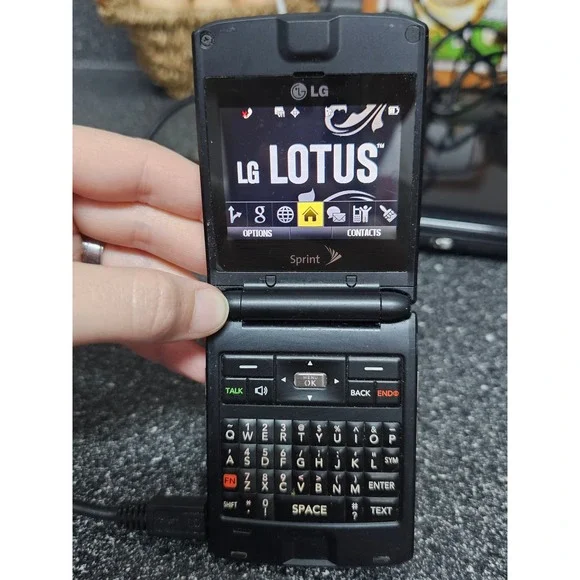 856.LG LX660 Lotus Very Rare - For Collectors - No Sim Card - CDMA -