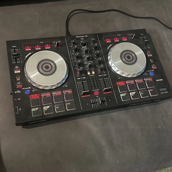 Pioneer DJ DDJ-SB2 Controller