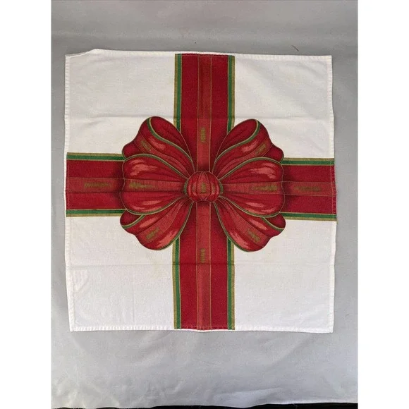 4 White with Red Christmas Bow Design Cloth Christmas Napkins 18