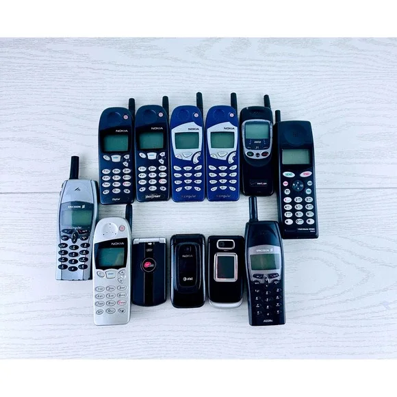 Vintage Nokia Ericsson Flip Phone Lot 12pc Retro Cell Phone Collection Prop Tech