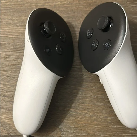 Quest 3 controllers