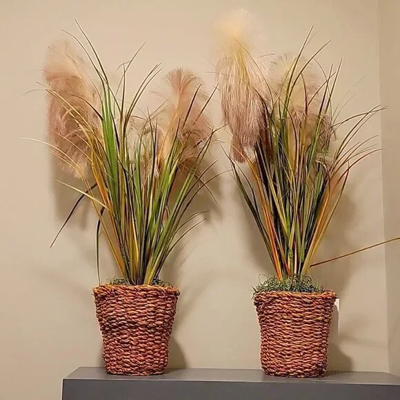Decorate greens in basket 2 pieces