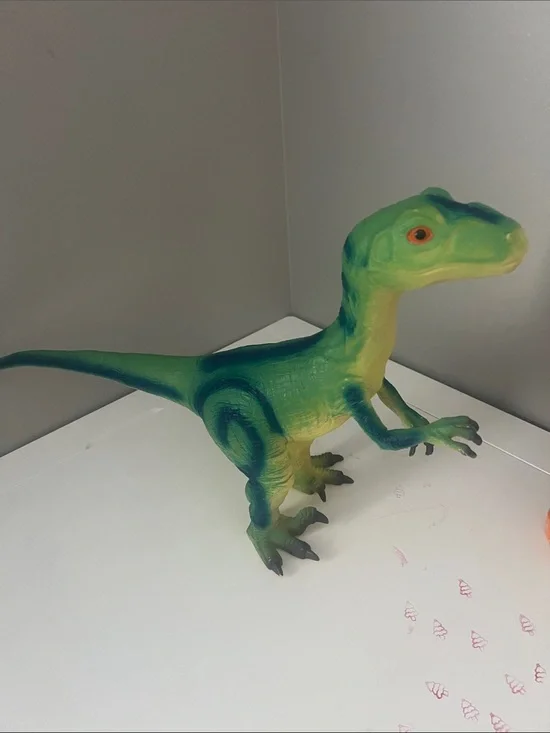 Green rubber Dino Reptile Figure Toy - Jurassic park