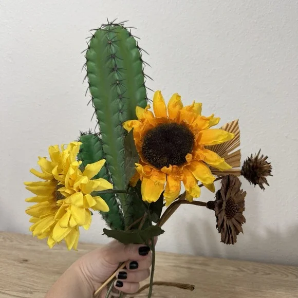 Southwestern Faux Floral Arrangement Vase Filler Western Cactus‎ Sunflowers