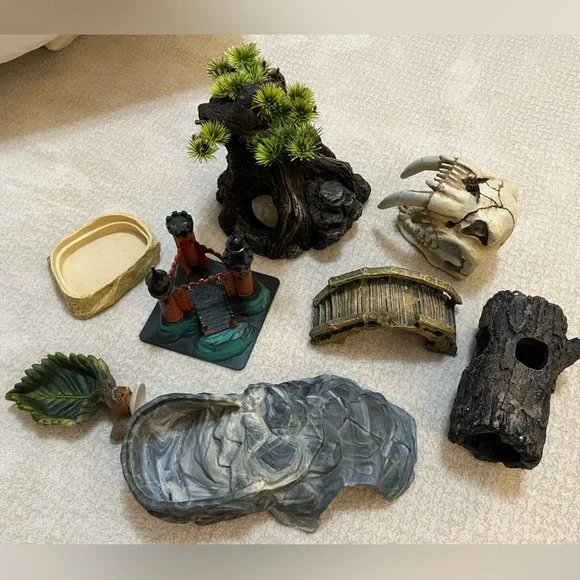 Reptile and aquarium items