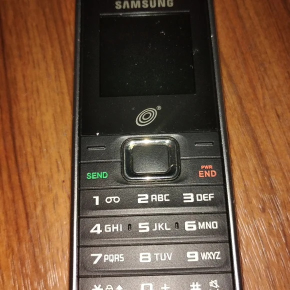 Samsung Classic Black Keypad Phone
