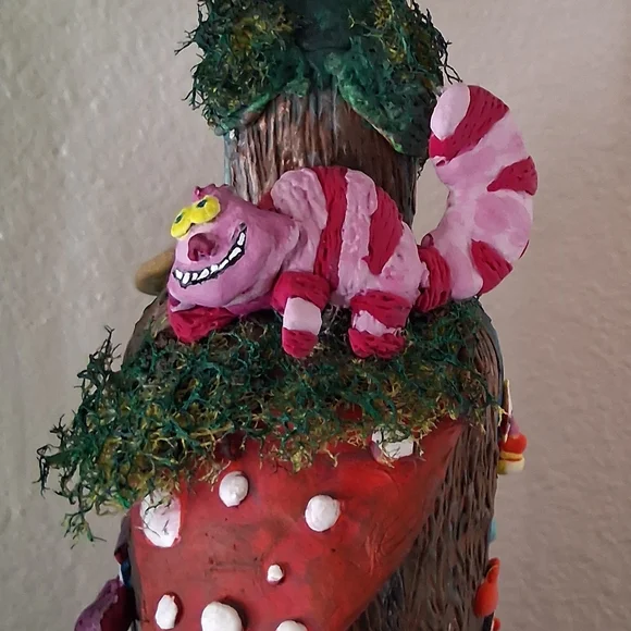 Whimsical Pink and Red Reptile Decor