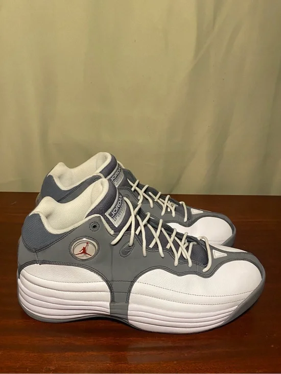 Jordan Jumpman Team 1 Basketball Shoes 11.5