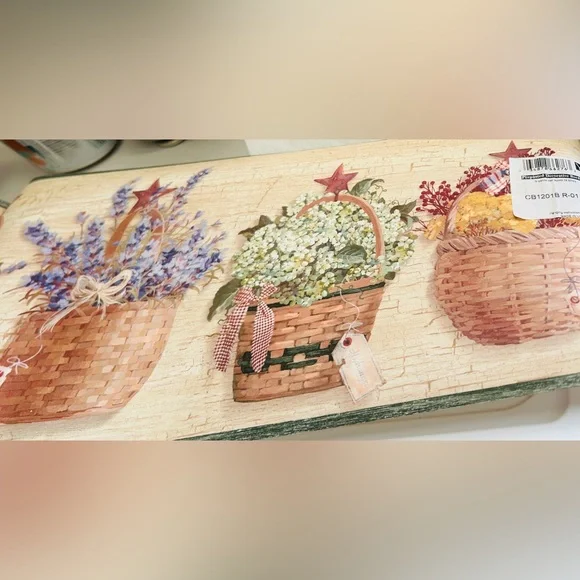 Wallpaper border, pre pasted, 2 rolls. NWT. Each roll is 5 yards.