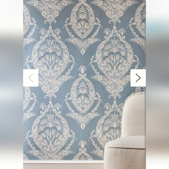 Antropologioe Arlie Botanical Damask Floral Wallpaper One Roll New