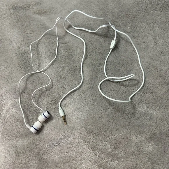 Samsung headphones new Never used