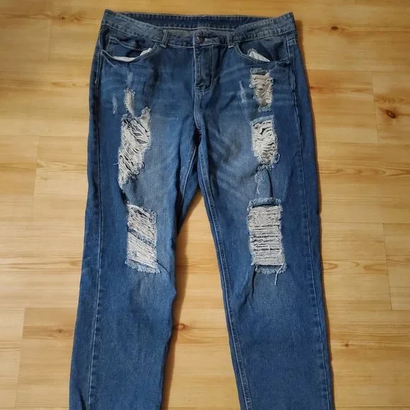 SHEIN Men's Distressed Denim Jeans