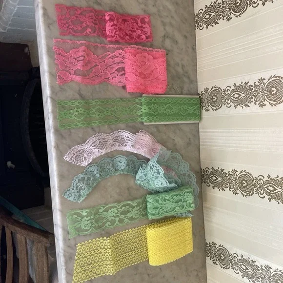 Wide Lace Lot Doll Clothes Craft Remnant Bright Colors Scalloped Edge Floral