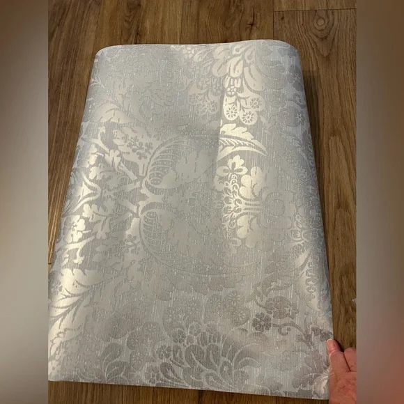 Elegant Silver Floral Wallpaper