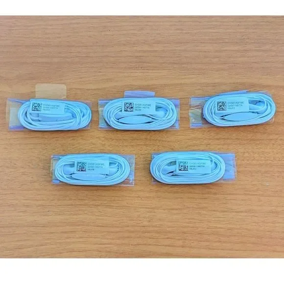 Lot #11 of 5 Samsung 3.5mm Stereo Handsfree Headset - White***