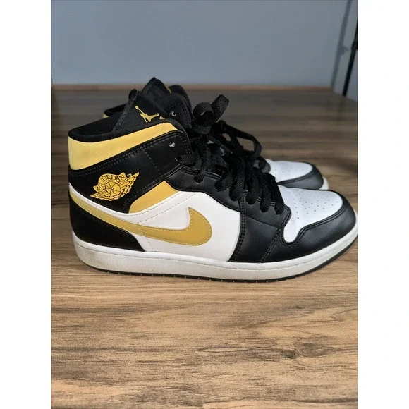 Size 11- Jordan 1 Mid Black University Gold 2021 With‎ Box