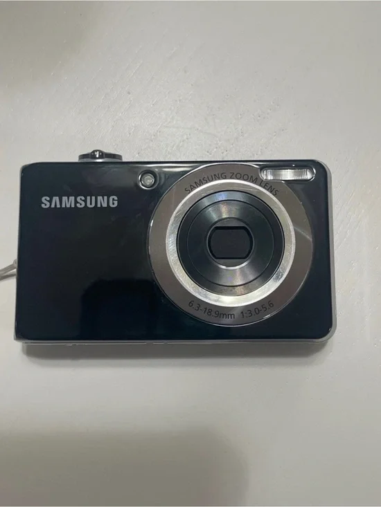 Samsung Black Compact Digital Camera with Zoom Lens and Dual View