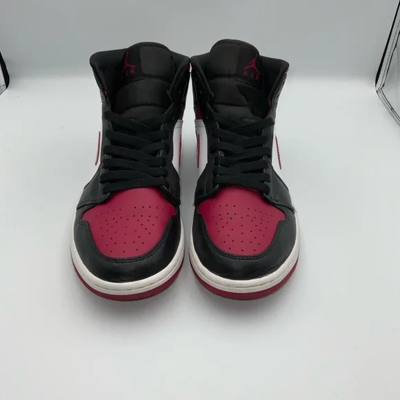 Nike Air Jordan 1 Mid Men's Bred Toe‎ Red/White/Black Size 9.5 SLIGHT HEEL DRAG