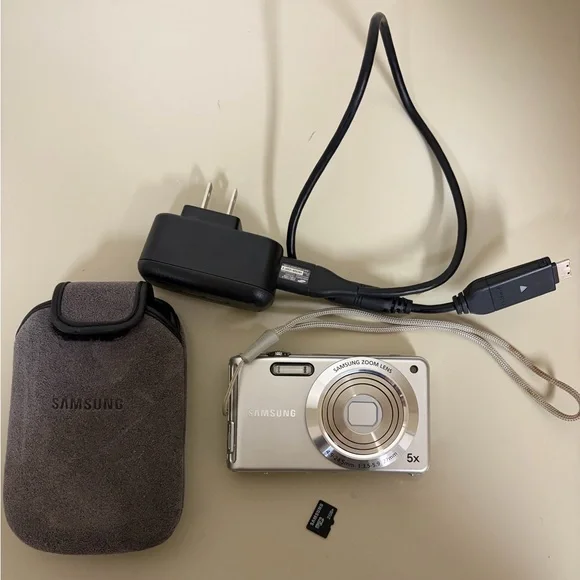 Samsung TL110 ultra-compact camera