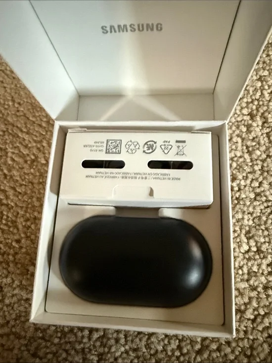 Samsung Galaxy 23 Ultra Black & Black Galaxy Buds True Wireless Earbuds