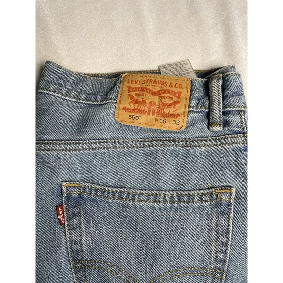 Levi's 550 Jeans 36x32‎ Relaxed Fit Straight Leg Denim Light Wash Distressed