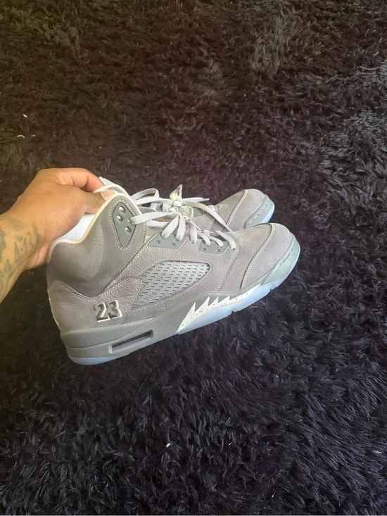 Jordan Men’s Athletic Shoes Gray Suede 23 Detail