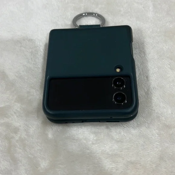 COPY - Sacrifice sale New Model Samsung Flip 4 w cover in hunter green