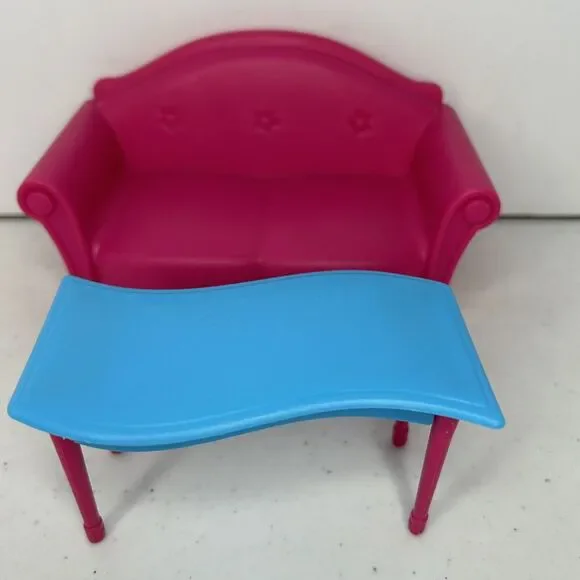 Lot Of 2009 Mattel Doll Furniture‎ Pink Couch And Blue Coffee Table