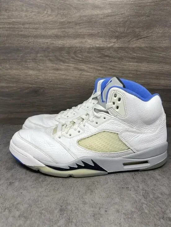Air Jordan 5 Retro Stealth Sneakers Mens Size 11 White Silver Blue DD0587-140
