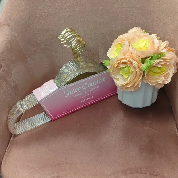 🆕 10pc Gold Glitter Clothing Hangers 💗 Juicy Couture