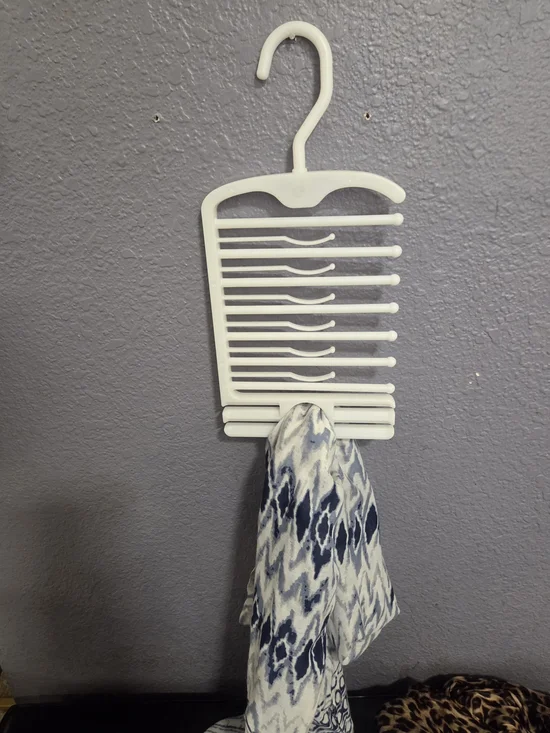 NWOT Scarf, Belt or Tie Organizer