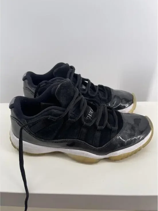 Jordan 11 Retro Low Barons Black Size 8 Black *Read*