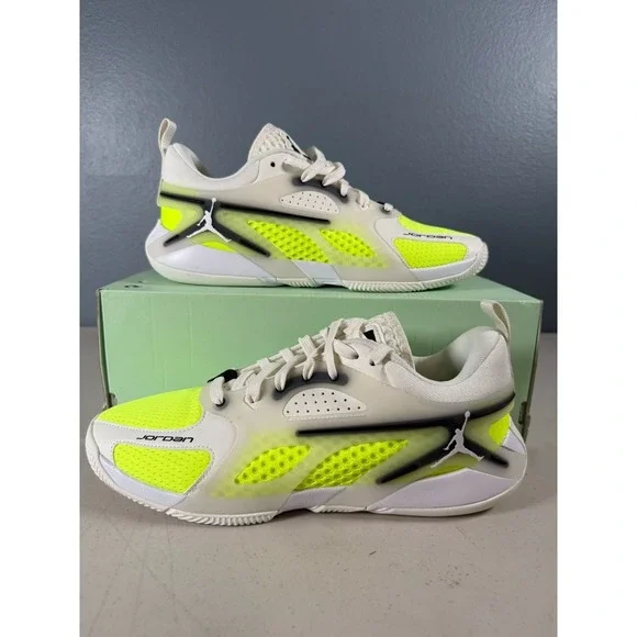 Jordan‎ Heir Athletic Sneakers Men's 8.5 Sail/Black/Volt Lightweight Design