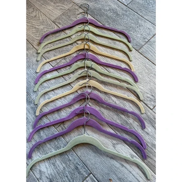 Velvet Clothes Hangers 12 Pack Purple Green Tan Non Slip Slim Profile Clothing
