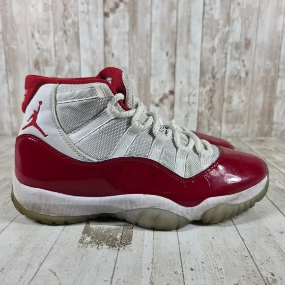 Air Jordan 11 Retro Cherry 2022 White Varsity Red CT8012-116 Mens Size 9