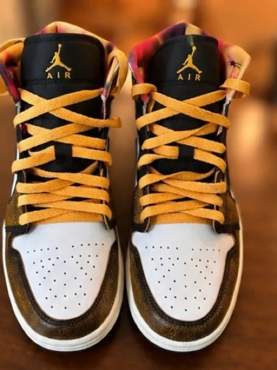 Air Jordan 1 SE Taxi Sundial Black Gold Men’s Size 10