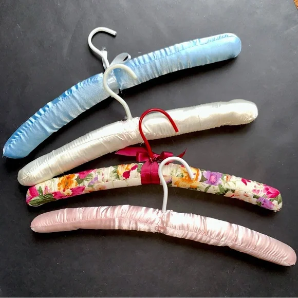 v i n t a g e :: 4 Pastel Satin Floral Padded Ribbon Clothing Hangers Set