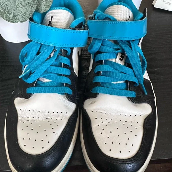 Authentic NIKE AIR JORDAN 1 Strap Low Neo Turquoise Sneakers 574420-116 10 1/2M