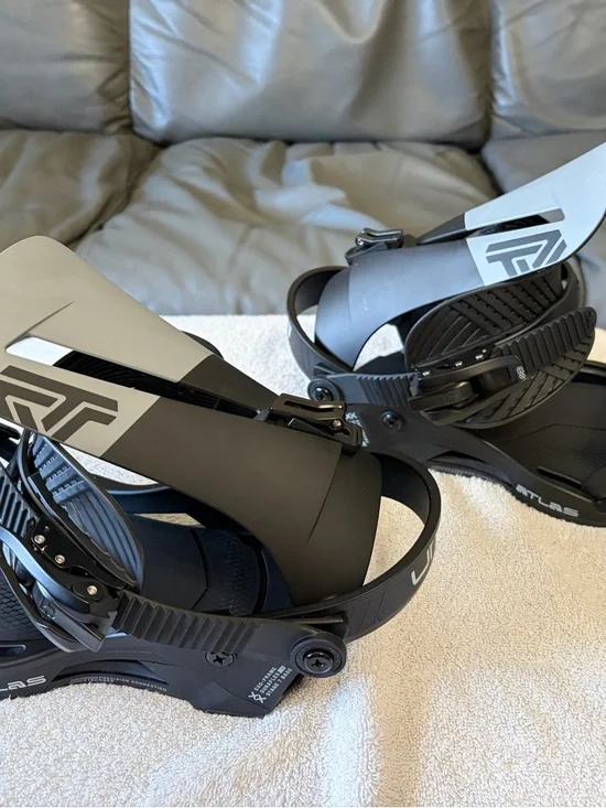 Union Snowboard Bindings- 2026 Atlas Model, Black and Gray