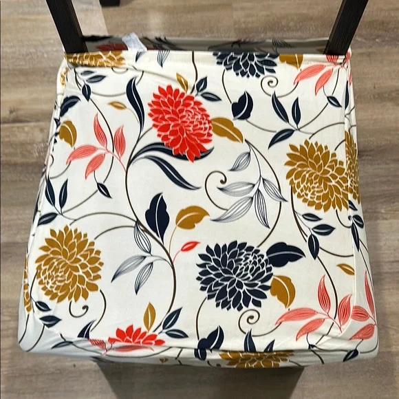 Floral Patterned Cushion Cover set of 6. Stretchy and fits universal