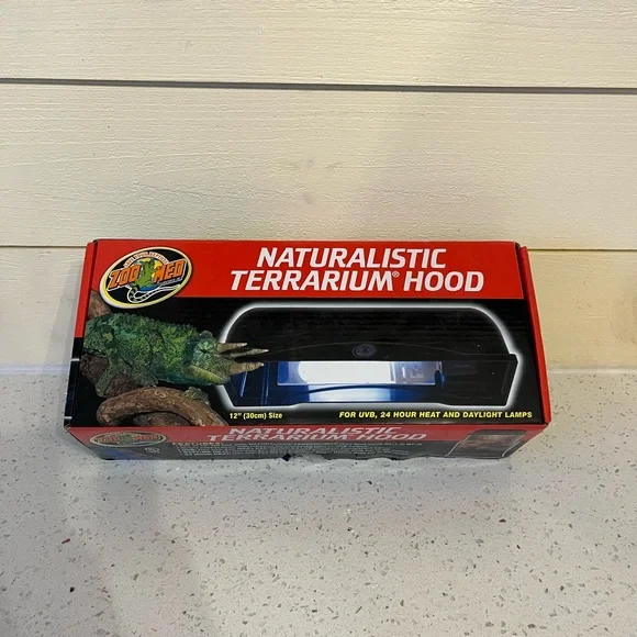 Naturalistic terrarium light