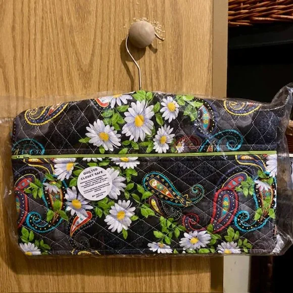 Quilted Closet Safe Hidden Pockets Home or Travel Paisley Daisy Print New